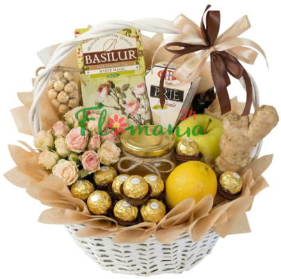 Чайная корзина с бри и ферреро «Все лучшее к чаю»